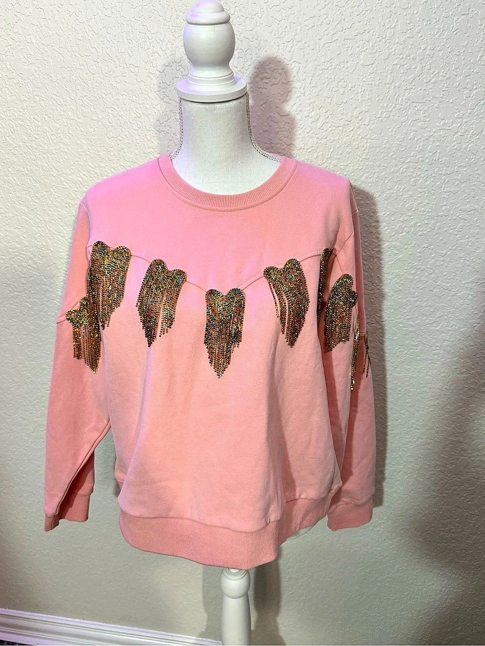 Queen of Hearts Embellished Sweatshirt in Pink Size Small NWT (B8)